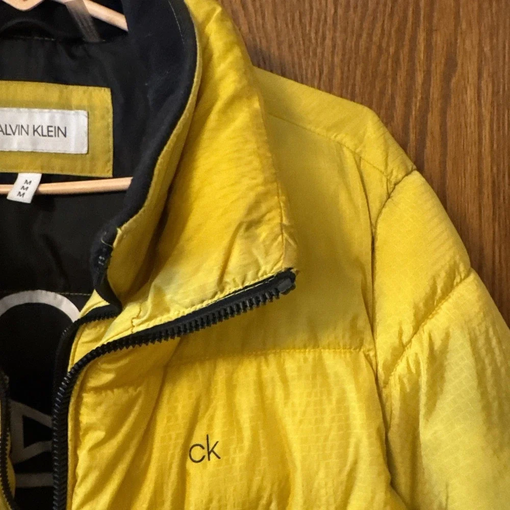 Calvin Klein Yellow Puffer Jacket Size Med Quilted Insulated Lightweight CK Logo